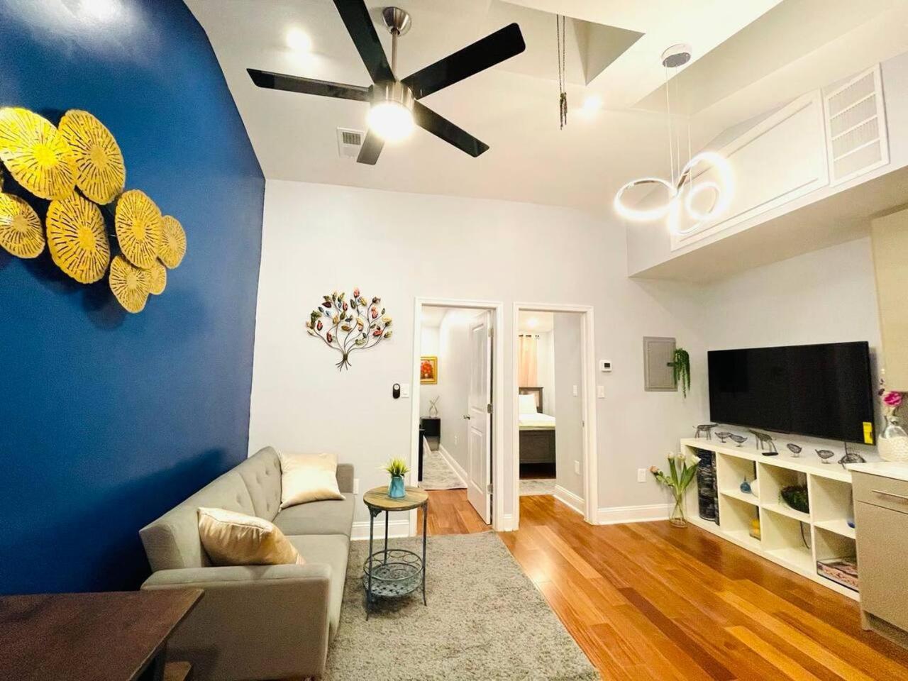 Downtown Hall Near Kimmel Center 2bd Apartment Philadelphia